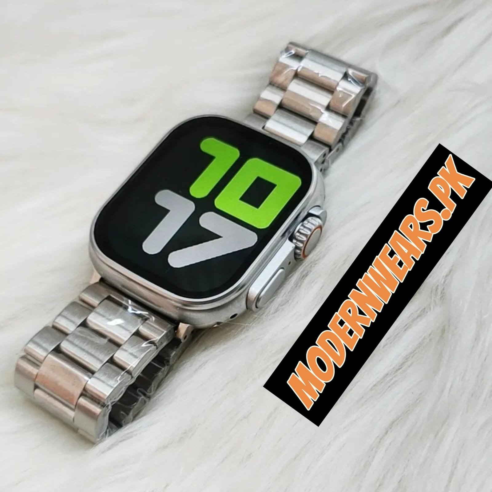 MT8 ULTRA SMARTWATCH WITH APPLE LOGO